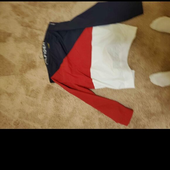 Tommy Hillfiger - Picture 3 of 3